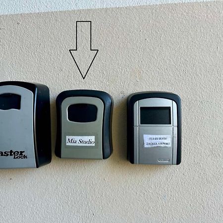 Mia Airport Studio Apartment - 0-24H Self Check In&Out - Parking On Site Velika Gorica Exteriör bild