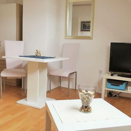 Mia Airport Studio Apartment - 0-24H Self Check In&Out - Parking On Site Velika Gorica Exteriör bild