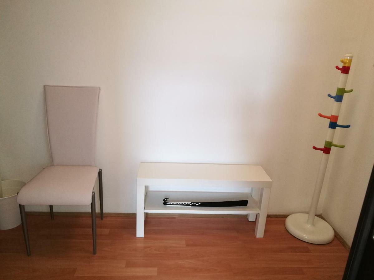 Mia Airport Studio Apartment - 0-24H Self Check In&Out - Parking On Site Velika Gorica Exteriör bild